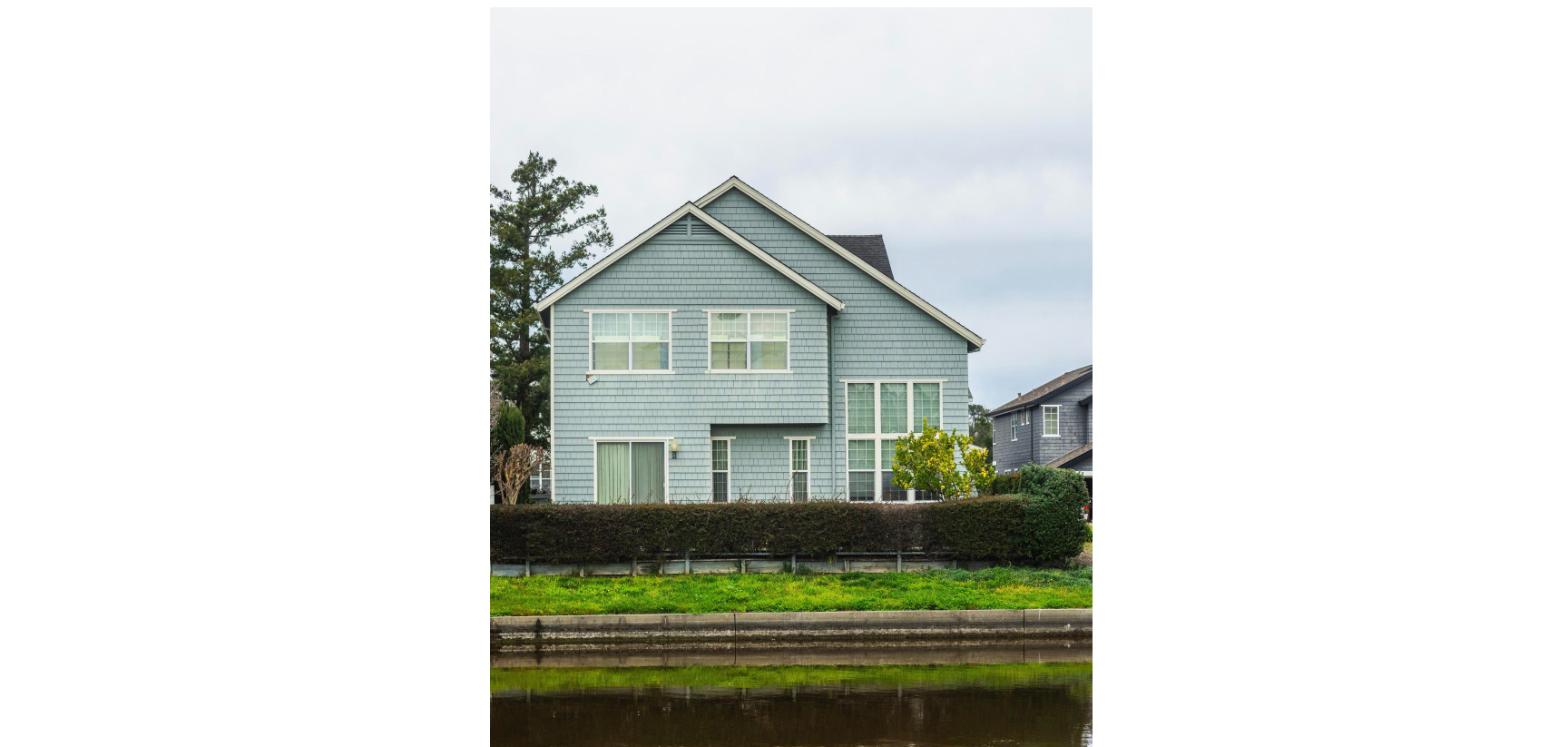 Clean house exterior siding after soft washing